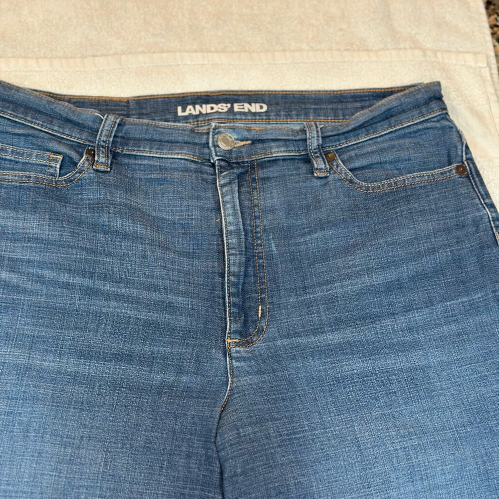 Lands' End Women’s Blue Jeans - Picture 2 of 4